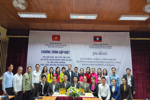Khoa Chính trị và Báo chí thực hiện quảng bá tuyển sinh sau đại học tại tỉnh Xiêng Khoảng, nước Cộng hòa Dân chủ Nhân dân Lào
